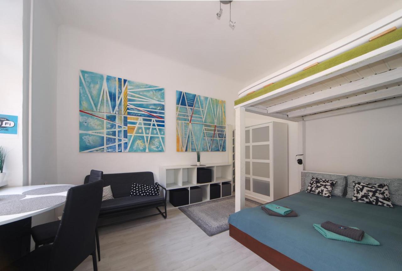Cosy Studio Apartment With Airconditioner Budapest Exteriör bild